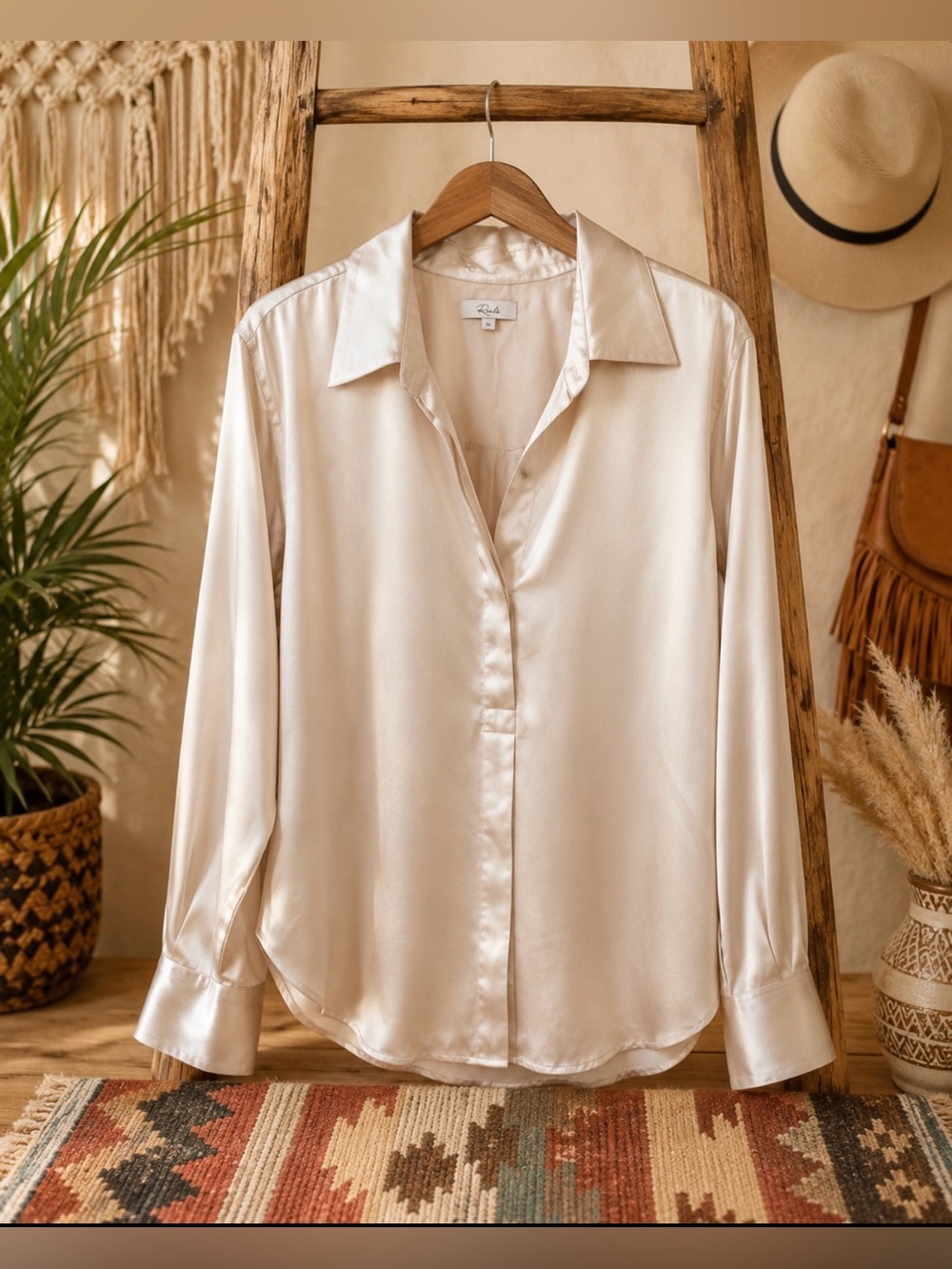 Rails Cream Long Sleeve ivory satin Shirt size large